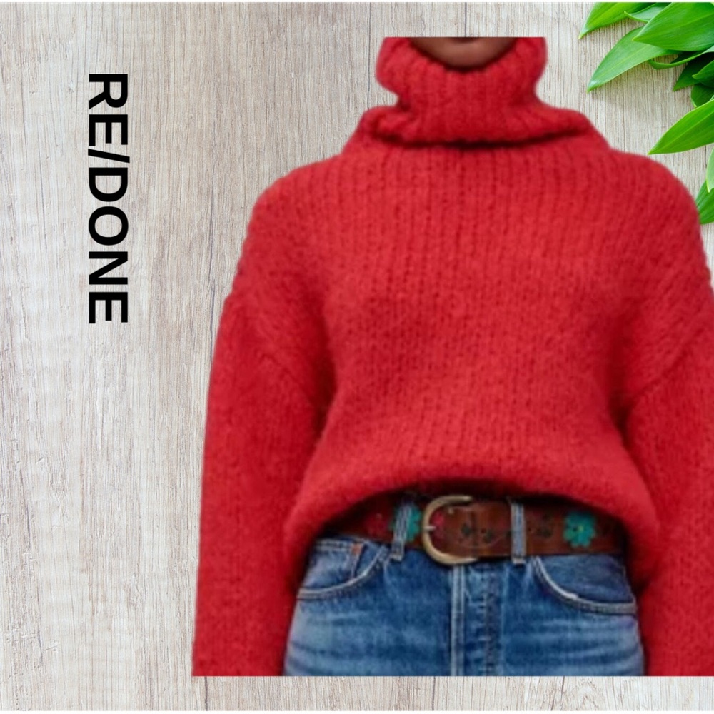 RE/DONE RED OVERSIZED TURTLENECK